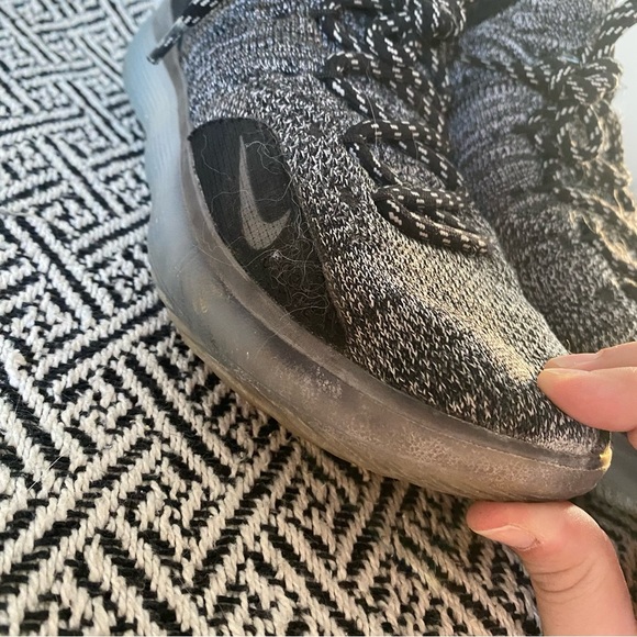 Nike Black and Gray Athletic Shoes Zoom KD 11 Size 8 - Picture 7 of 10